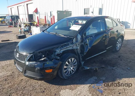 2013 Suzuki Kizashi Se z USA, uszkodzony, nr VIN JS2RE9A36D6100246